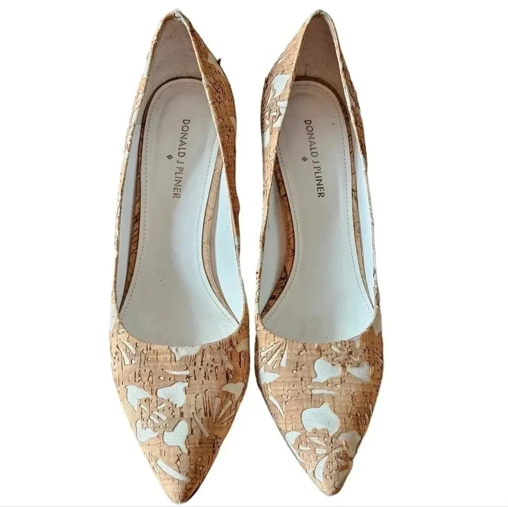 Donald J. Pliner Beige Treva Pointed Toe Heels Pumps  Shoes Size 10. - Picture 12 of 14